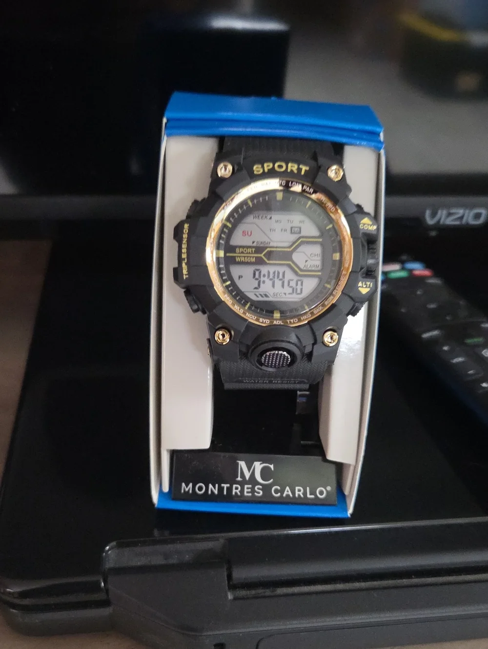 Montres Carlo Digital Sport Watch - Black & Gold